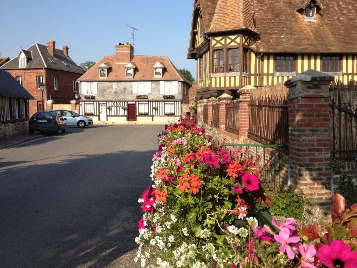 Gites De La Maison Du Haras Beuvron-en-Auge Exterior foto